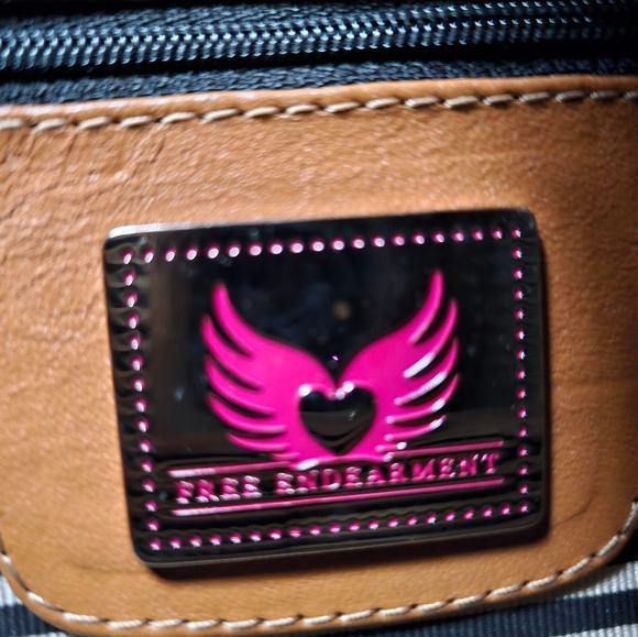 Free Endearment Kristel Crossbody Clutch Leather NWOT - Picture 14 of 14